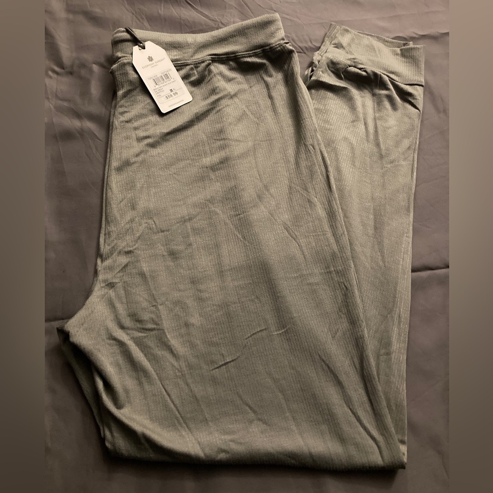 🔥🔥NWT Everyday Sunday day in day out pant Grey